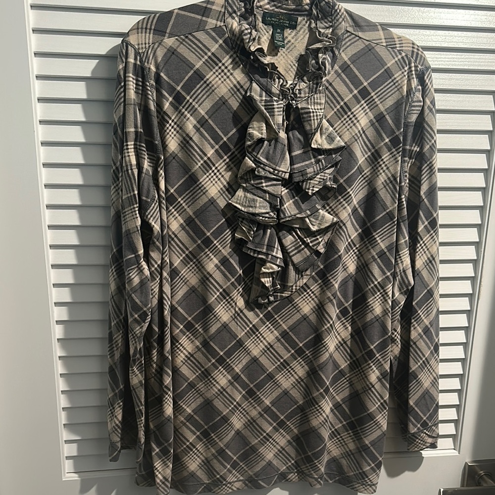 LRL Ralph Lauren Jeans Co Gray Ruffles Neck and Front Blouse 100% cotton.